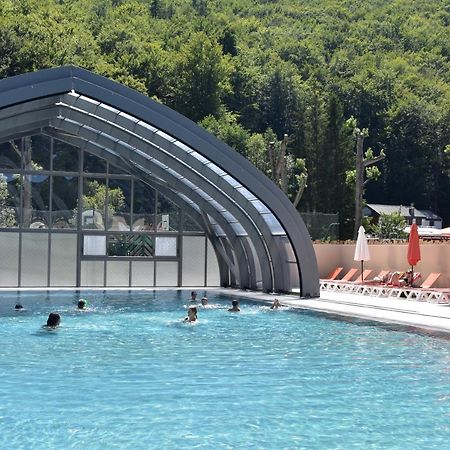Hotel Domaine Du Lac Chambon Мюроль Экстерьер фото