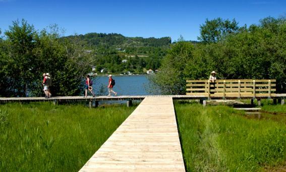 Hotel Domaine Du Lac Chambon Мюроль Экстерьер фото